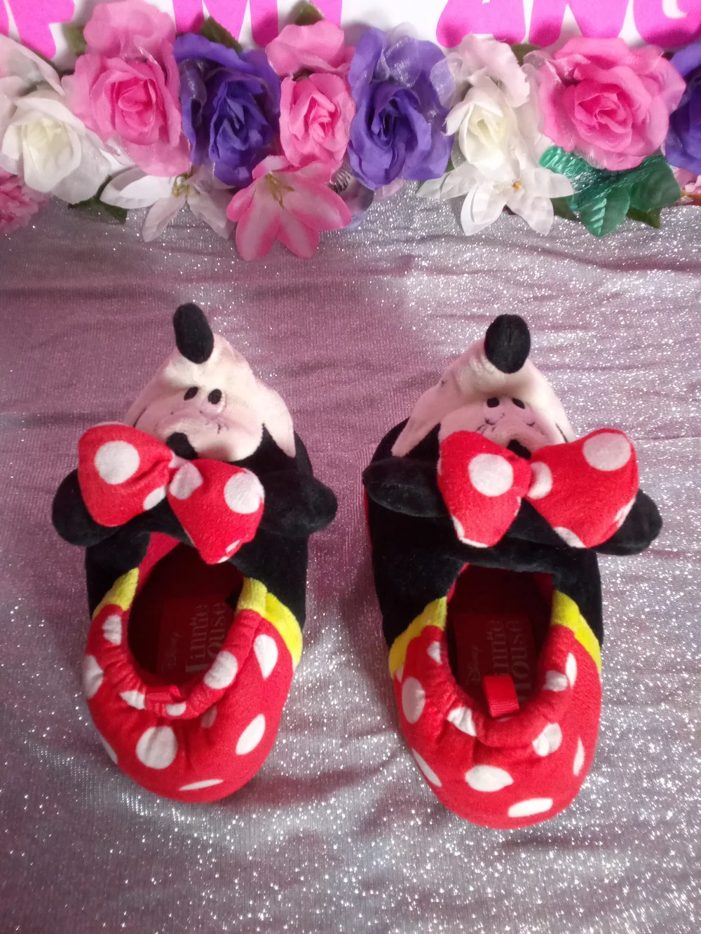 Disney Minnie Mouse Red White Black Plush Slippers